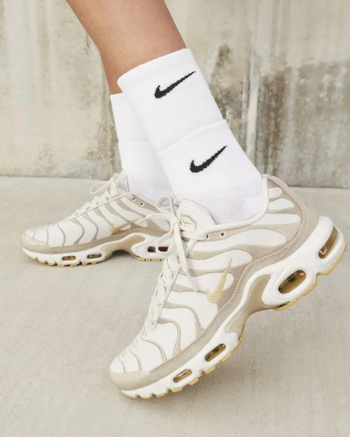 All Shoes Women Nike Air Max Plus PRM Summit Whitesand Driftsailpale Vanilla