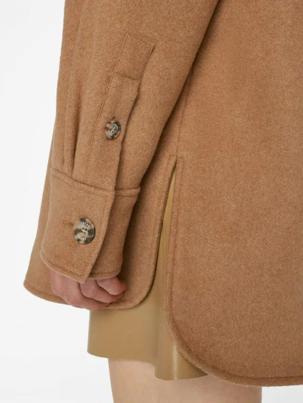 Frame Oversized Trucker Shirt Jacket In Light Camel Light Camel Women Jackets and Coats