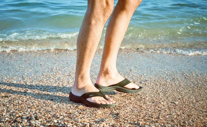 Kona Flip BlackSteel Grey Leather FlipFlop Men KEEN SlipOns Kona Flip BlackSteel Grey Leather FlipFlop Men KEEN SlipOns