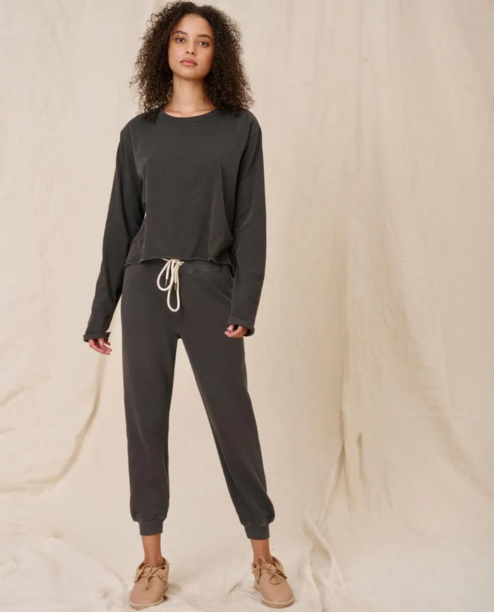 Long Sleeve Tees Women The Great The Long Sleeve Crop Tee Washed Black