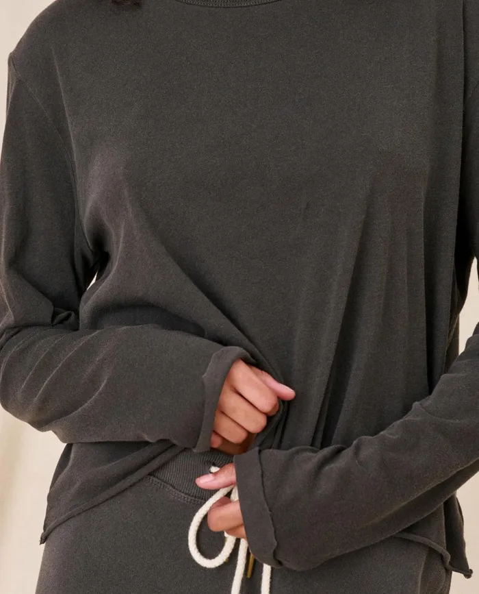 Long Sleeve Tees Women The Great The Long Sleeve Crop Tee Washed Black Long Sleeve Tees Women The Great The Long Sleeve Crop Tee Washed Black