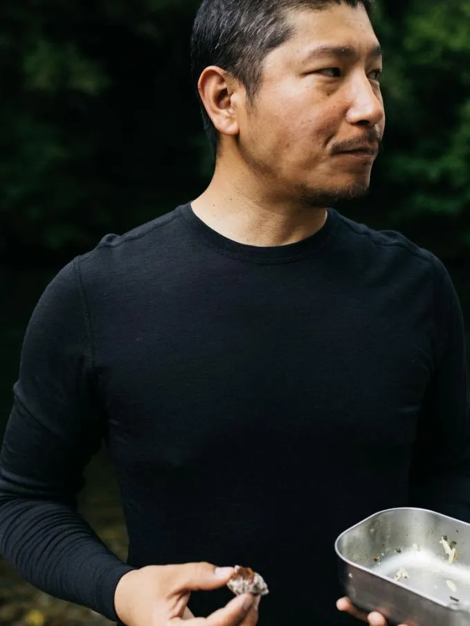 Men Eddy 20 Merino Wool Long Sleeve Base Layer Black Finisterre Base Layers and Underwear
