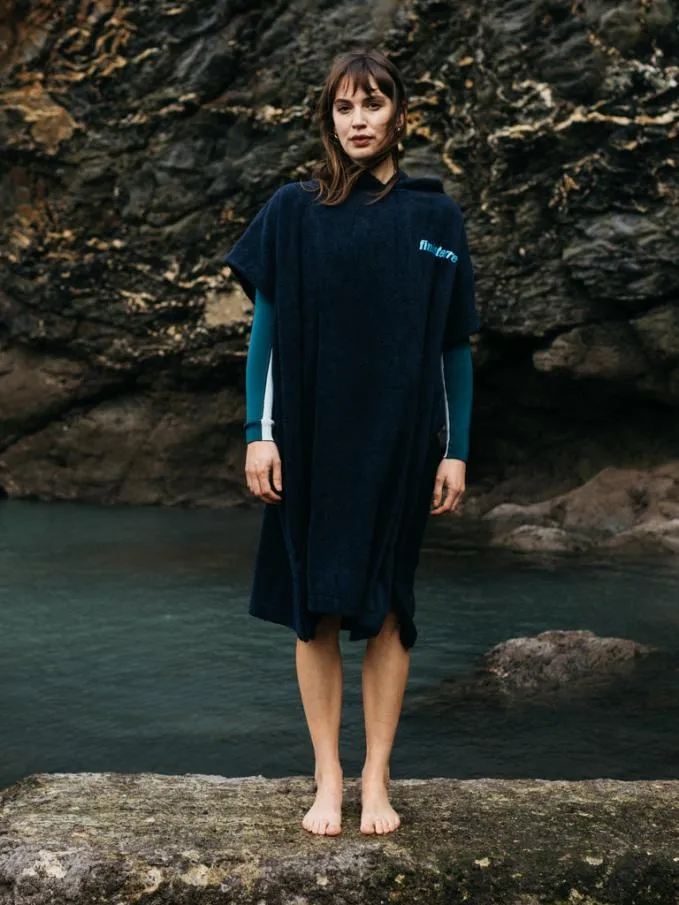 MenWomen Vean Changing Robe Navy Finisterre Swimwear