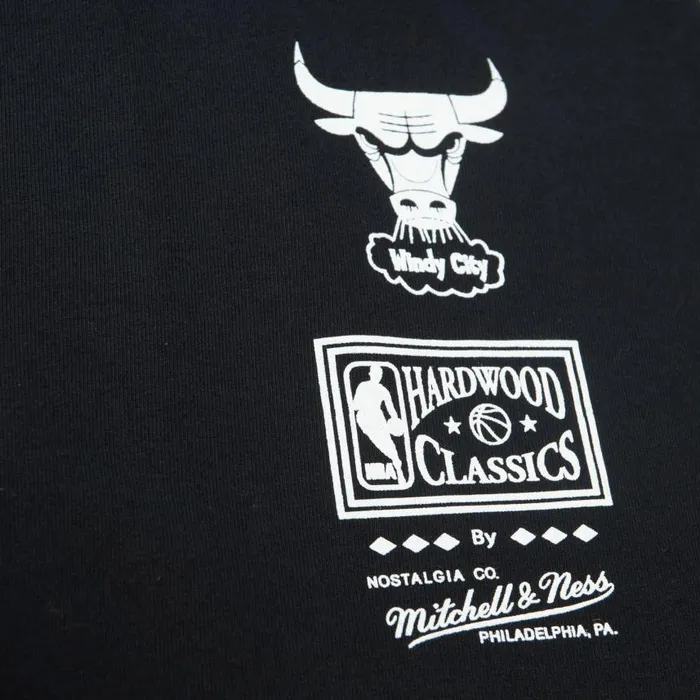 Mitchell and Ness Big Face 70 SS Tee Chicago Bulls Men TShirts and Tops Mitchell and Ness Big Face 70 SS Tee Chicago Bulls Men TShirts and Tops