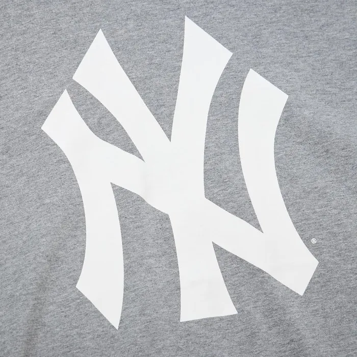 Mitchell and Ness Legends SS Tee New York Yankees Derek Jeter Men TShirts and Tops Mitchell and Ness Legends SS Tee New York Yankees Derek Jeter Men TShirts and Tops