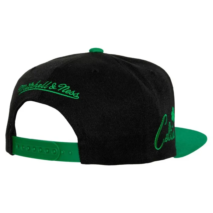Mitchell and Ness Side Core 20 Snapback HWC Boston Celtics Men Hats and Headwear