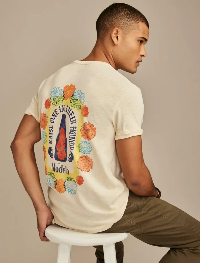Modelo Raise One Light Gray Men Lucky Brand Graphic Tees