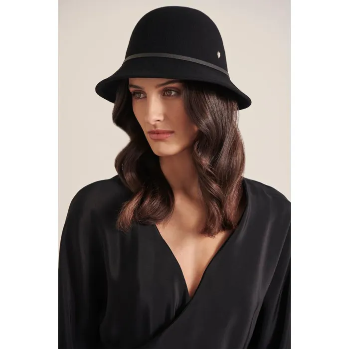 Round Crown Hats Helen Kaminski Alto 6 Blackblack