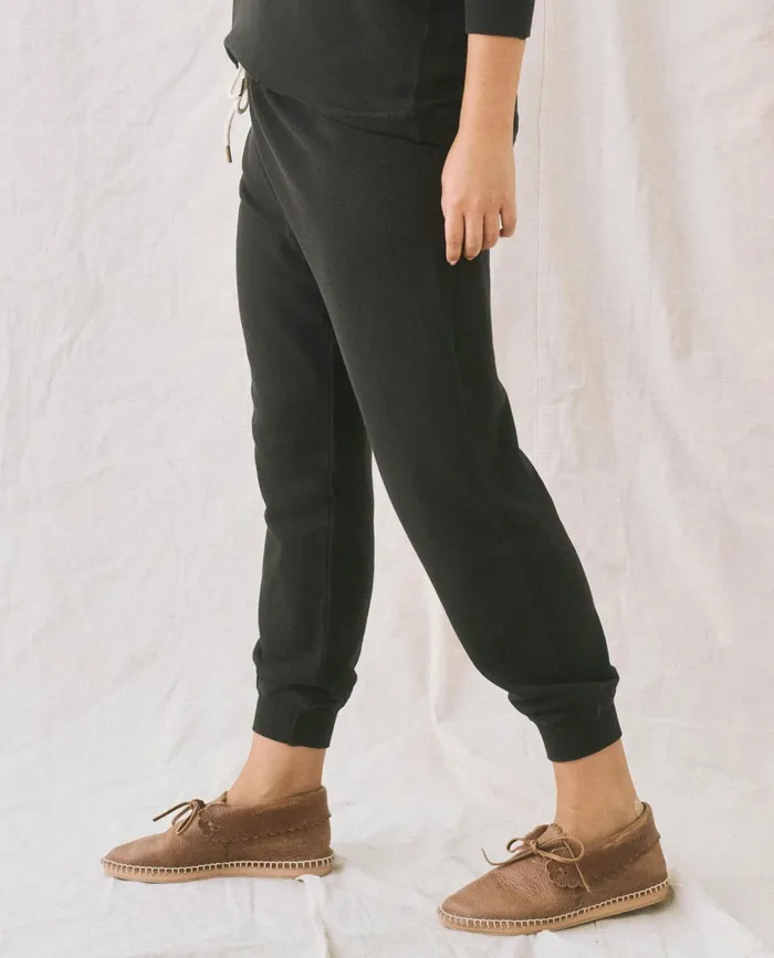 Sweatpants Women The Great The Cropped Sweatpant Almost Black Sweatpants Women The Great The Cropped Sweatpant Almost Black