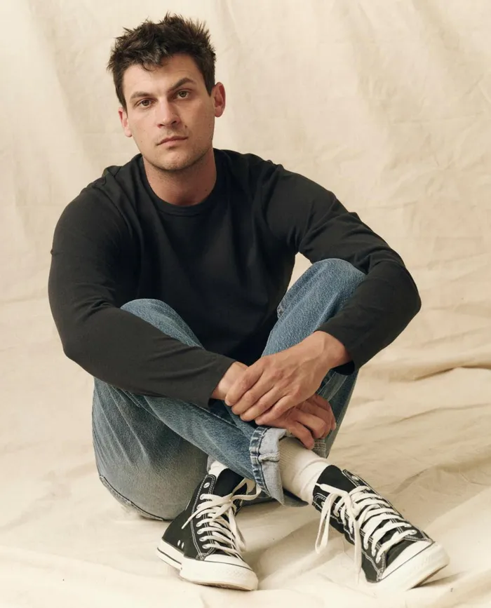 Tees and Sweats Men The Great The Men039s Pure Knits Long Sleeve Slim Crew Solid Almost Black