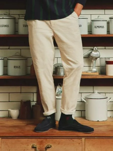 Trousers and Jeans Men Joules Cream Jumbo Cord Trousers