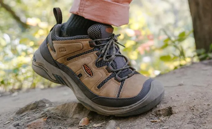Vented Hiking Shoes 8211 Circadia Men KEEN Hike