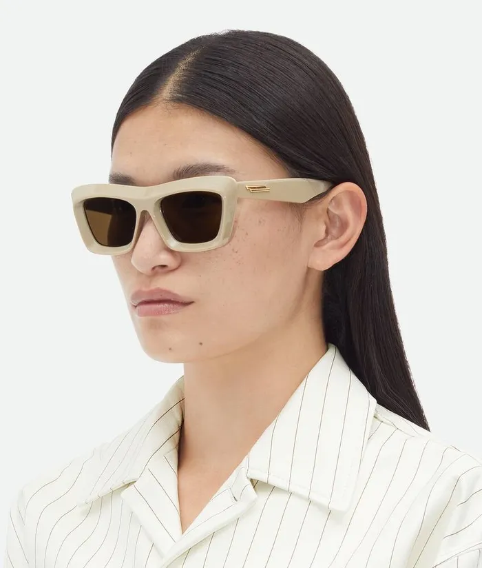 Women Bottega Veneta Sunglasses Classic Cat Eye Sunglasses Brownbrown