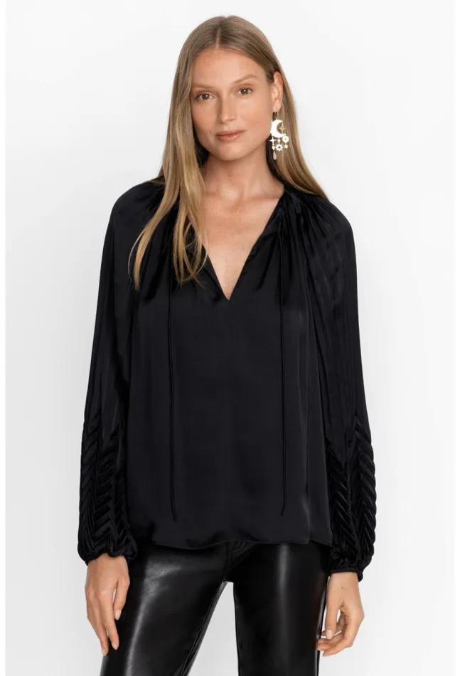 Women Gemma Pleated Blouse Black Johnny Was Tops