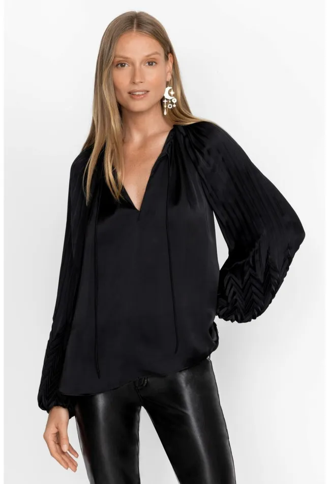 Women Gemma Pleated Blouse Black Johnny Was Tops