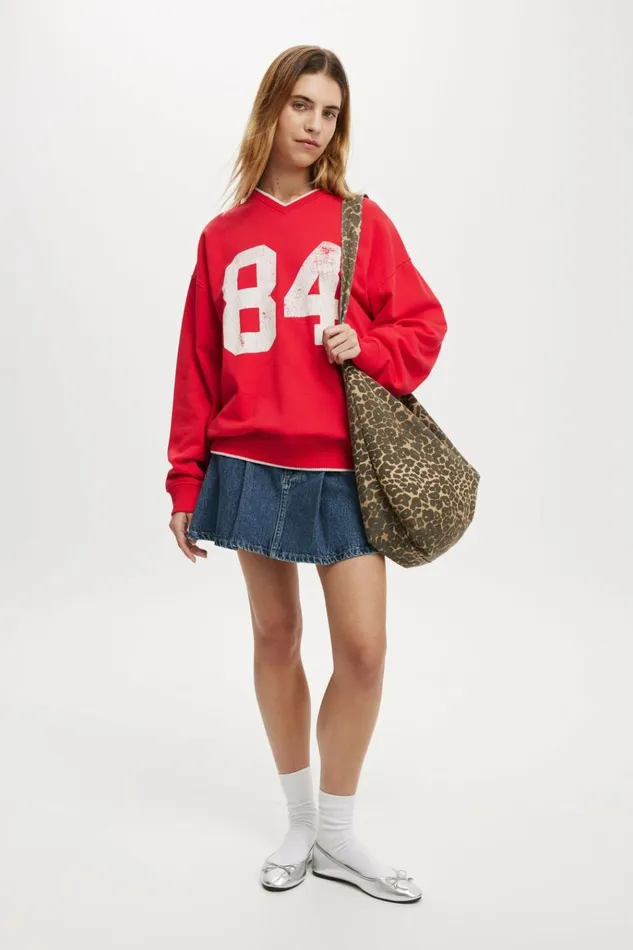 Women Sweats and Hoodies Cotton On Classic Fleece Graphic V Neck Sweatshirt 84 Scarlet Red Women Sweats and Hoodies Cotton On Classic Fleece Graphic V Neck Sweatshirt 84 Scarlet Red
